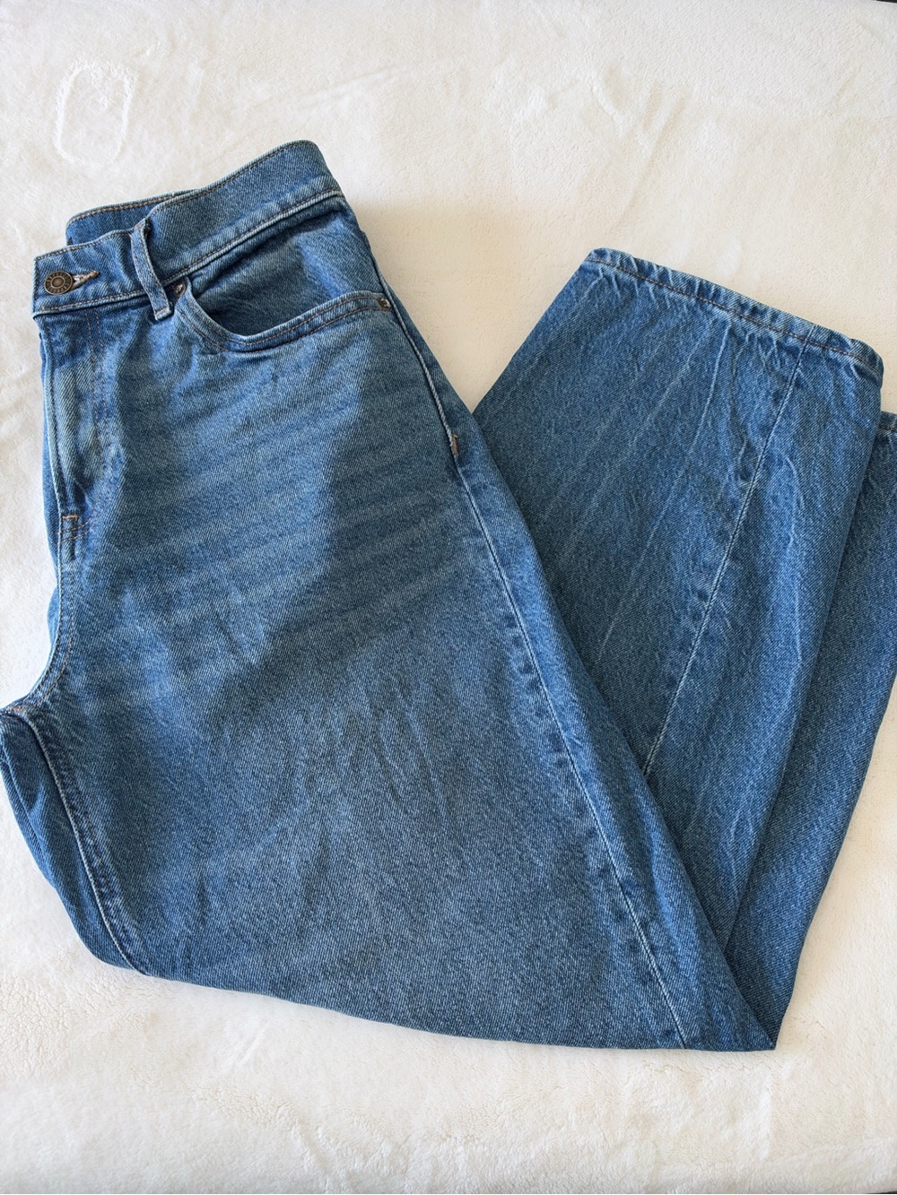 Express Women's Ankle Barrel Jeans in Medium Blue Denim